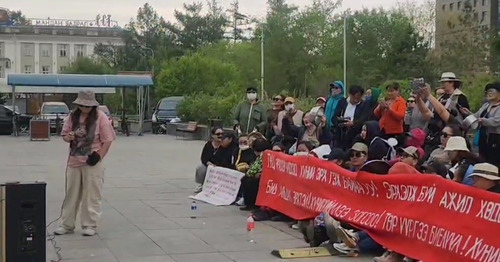 Видео: “Эрхэлж буй хөдөлмөрөөр минь ялгаварлан гадуурхахаа зогсоо”